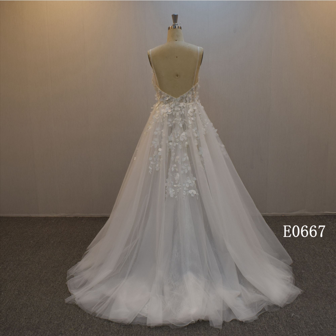 High Quality Wholesales A line wedding dress with spaghetti straps bridal gown