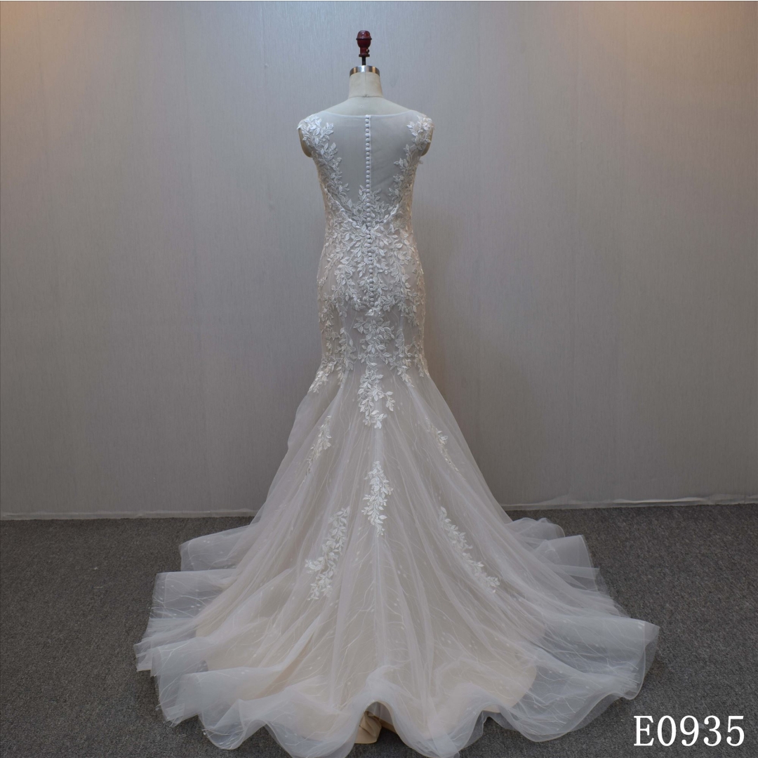 Plus sizeA-line bridal dress guangzhou factory made elegant Lace bridal dress