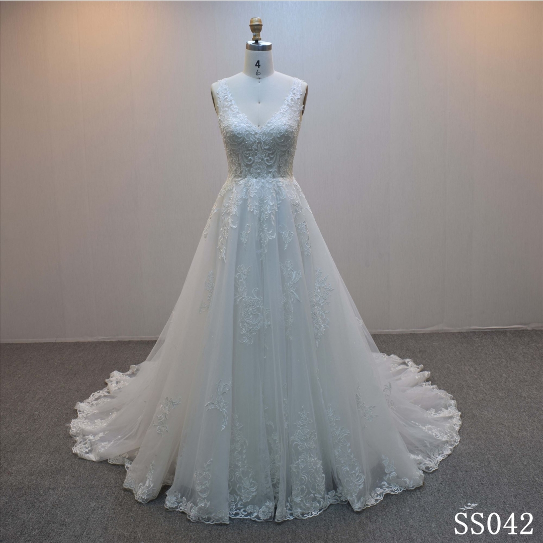 Plus size A-line bridal dress guangzhou factory made elegant Applique bridal dress