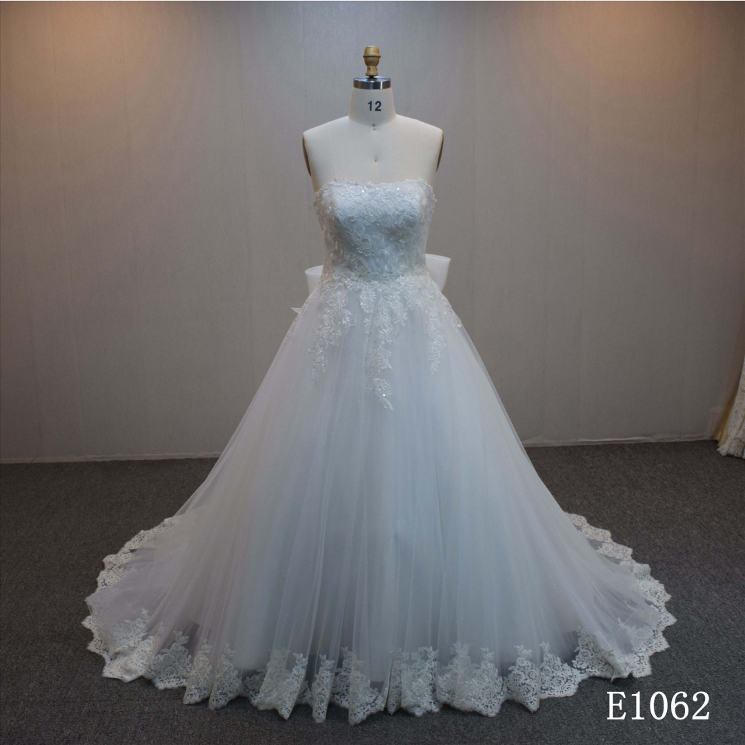 Lastest design A-line bridal dress guangzhou factory made elegant Lace bridal dress