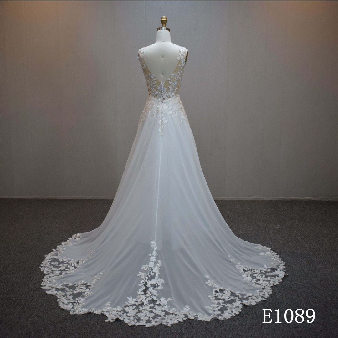 Lastest design A-line bridal dress guangzhou factory made elegant Lace bridal dress