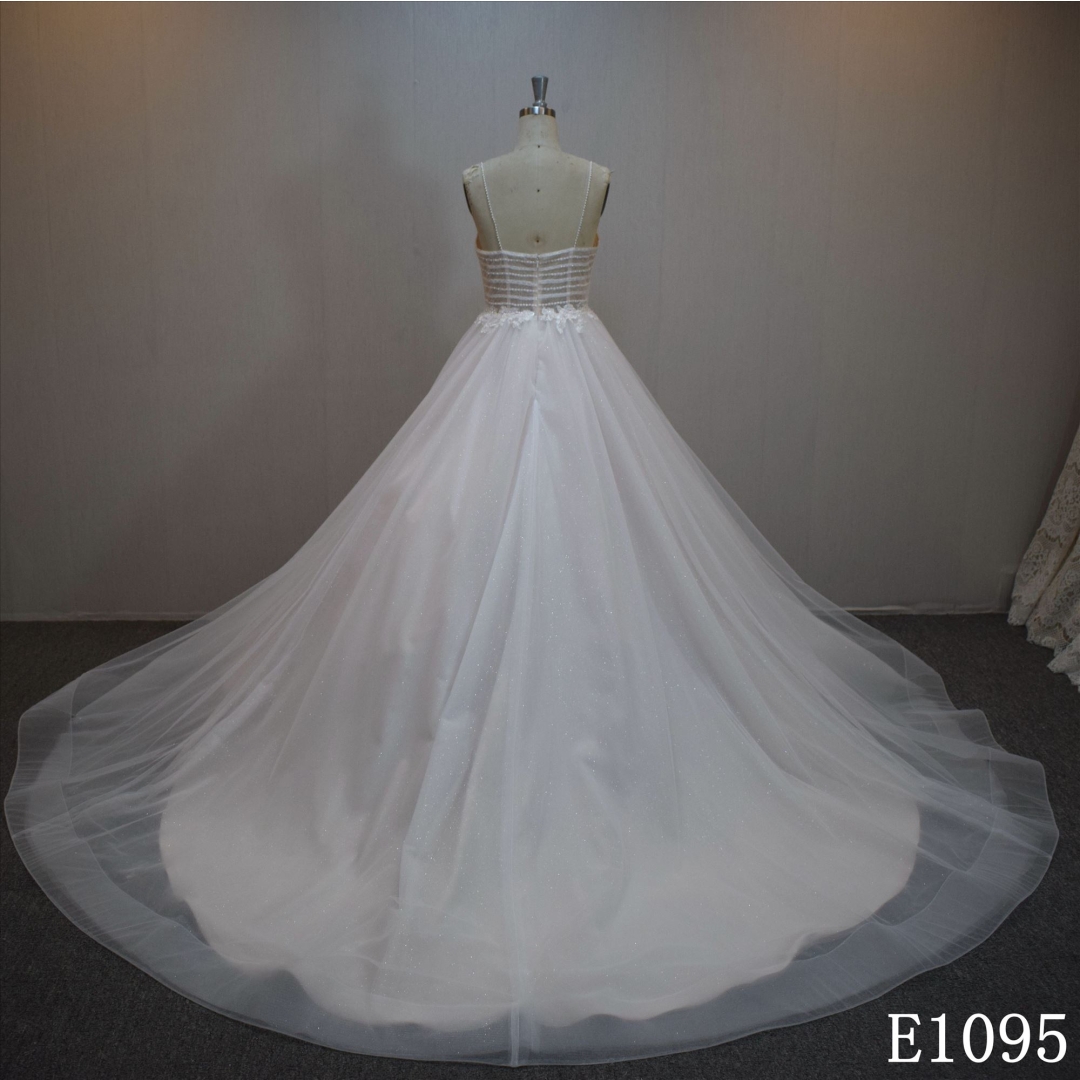 Lastest design A-line bridal dress guangzhou factory made elegant bridal dress