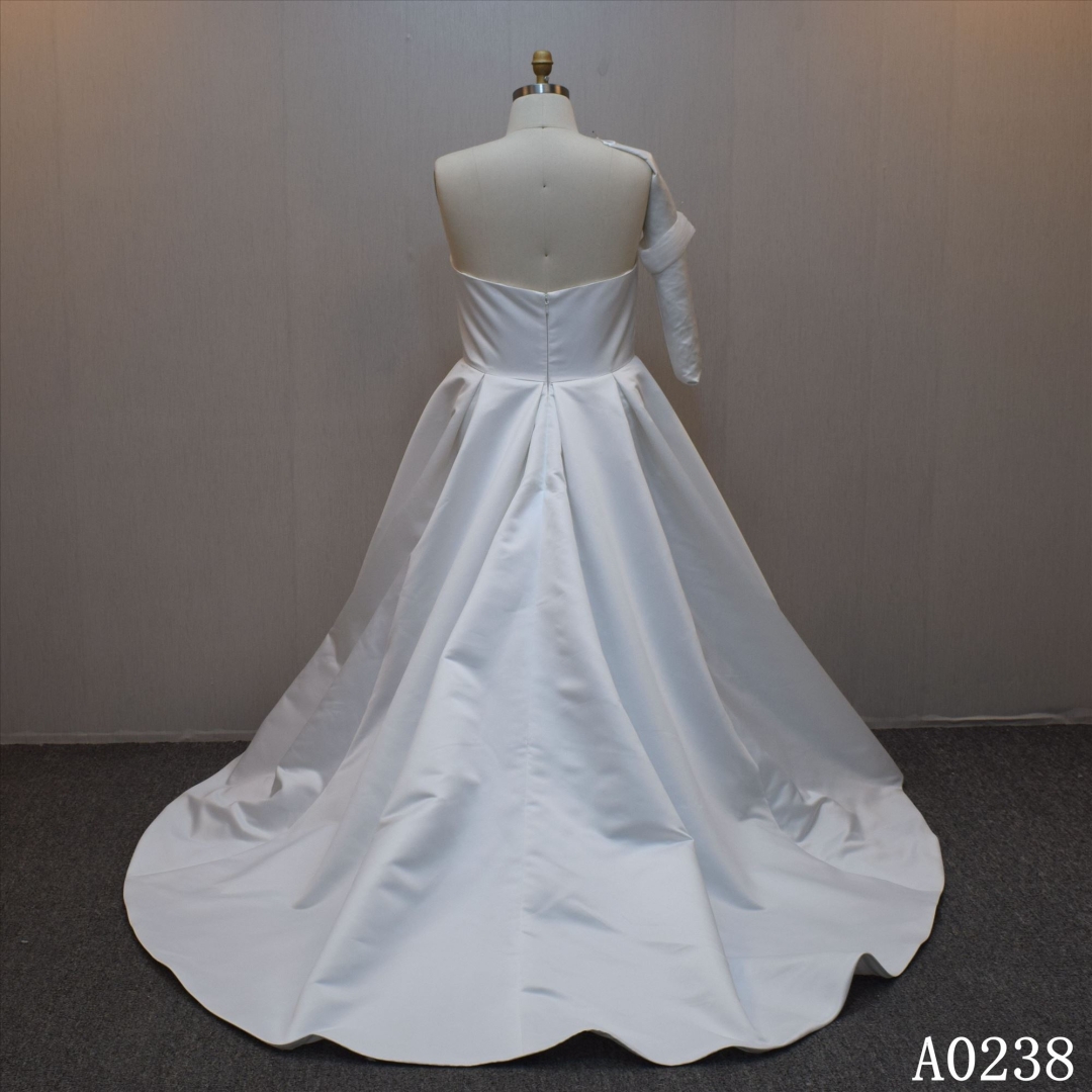 Lastest design A-line bridal dress guangzhou factory made elegant bridal dress