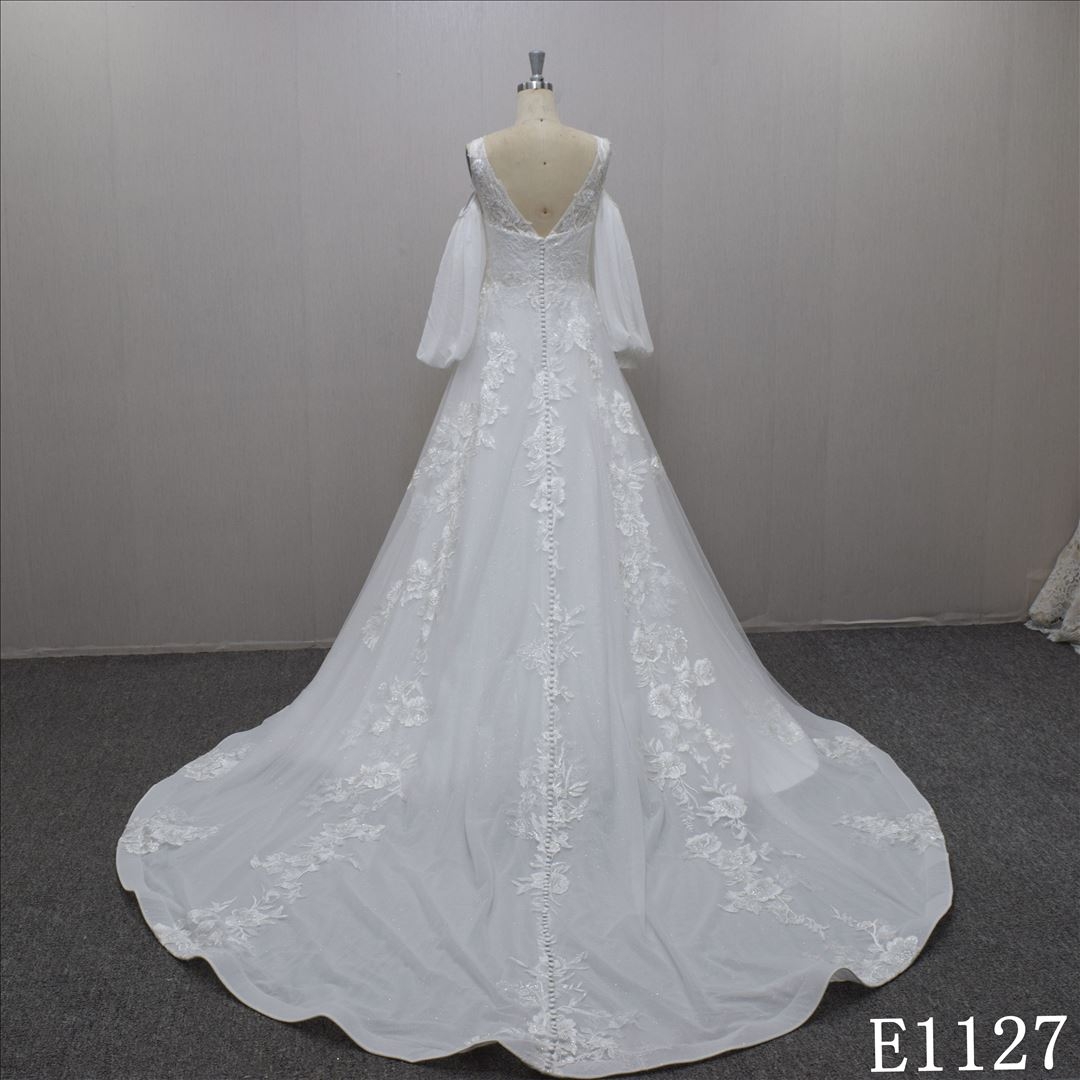 Princess A-line  v-neck bridal dress Chinese factory sell  flower lace wedding dress
