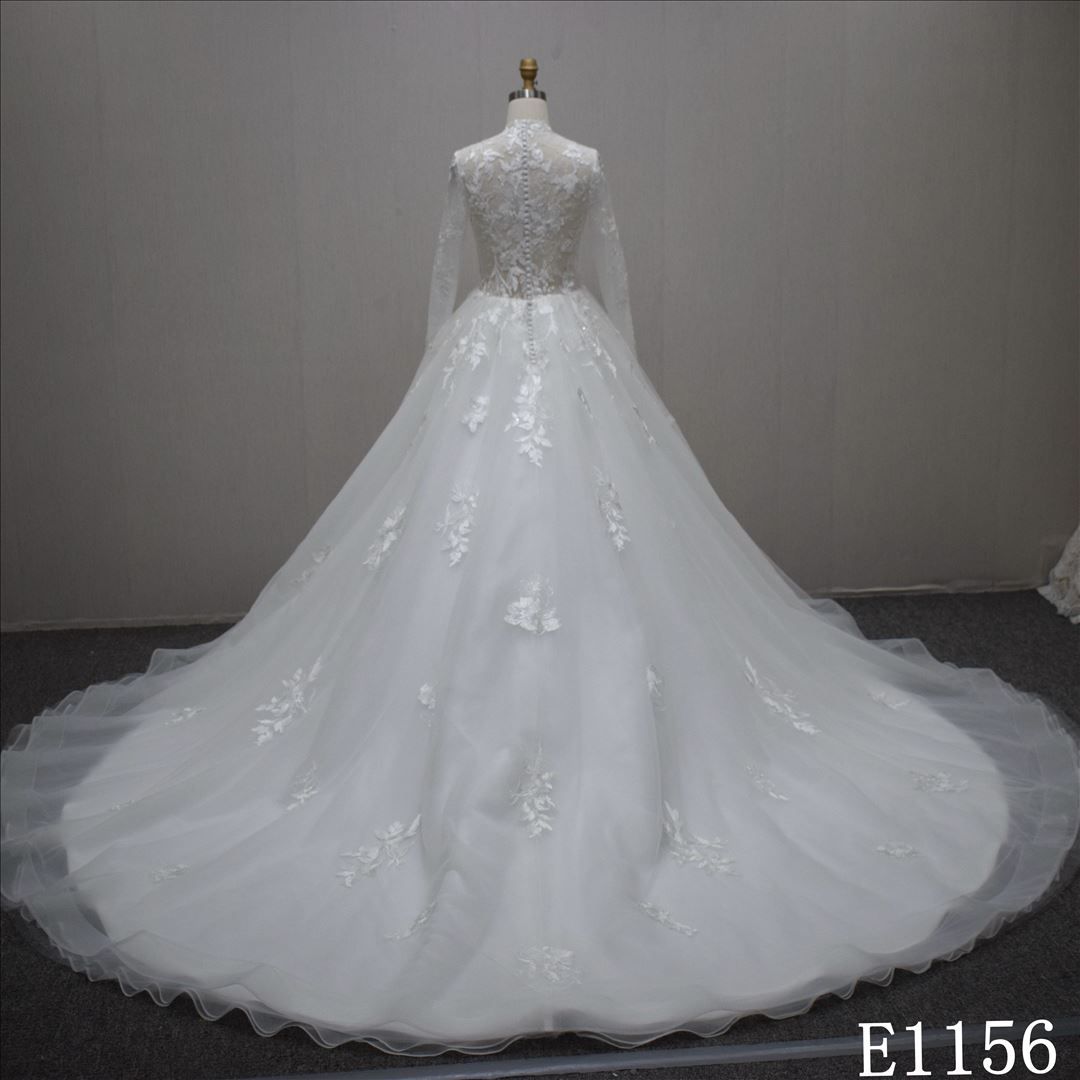 2023 new design Decent Ballgown high neck lace appliqued  gorgeous wedding dress