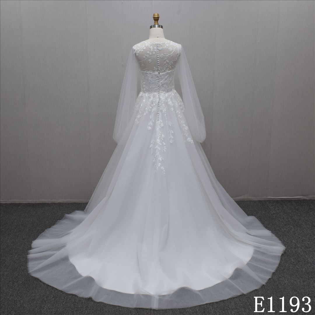 2023 new design  Gentle A-line high neck lace appliqued long sleeve wedding dress