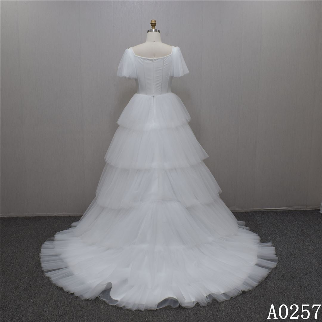 2023 new design lovely Ballgown square neck tulle wedding dress