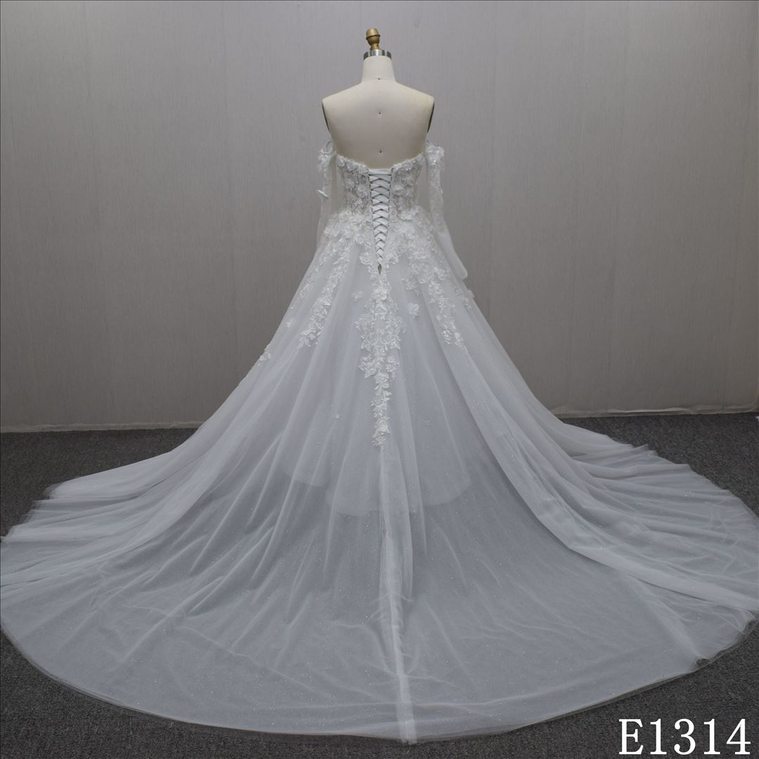 Factory Wholesale Beautiful A-line sweetheart lace appliqued  bridal dress