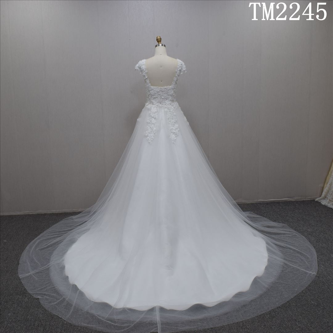 Generous  A-line lace appliqued U-neck flower cap sleeve wedding dress