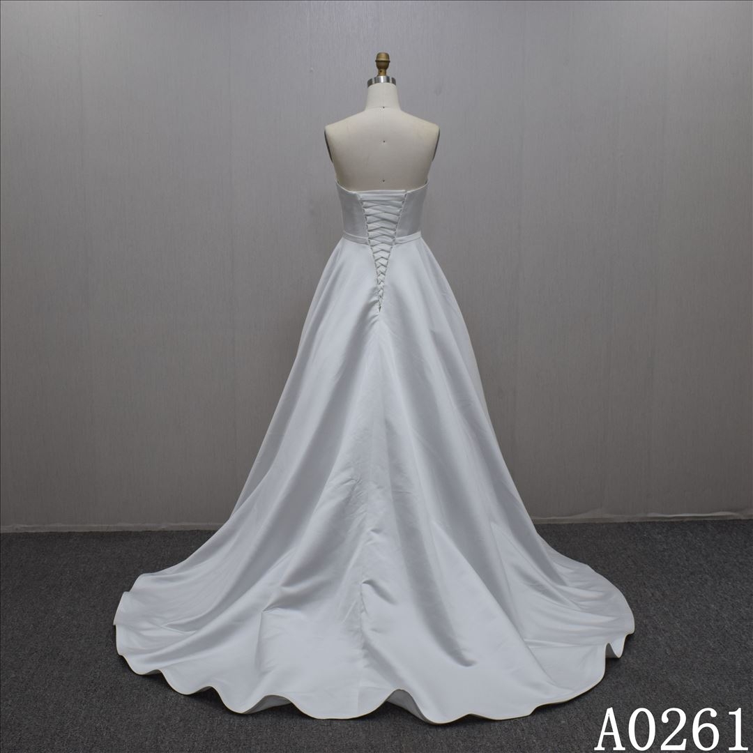 Simple Satin Bridal Dress Sweetheart Neckline Bridal Gown