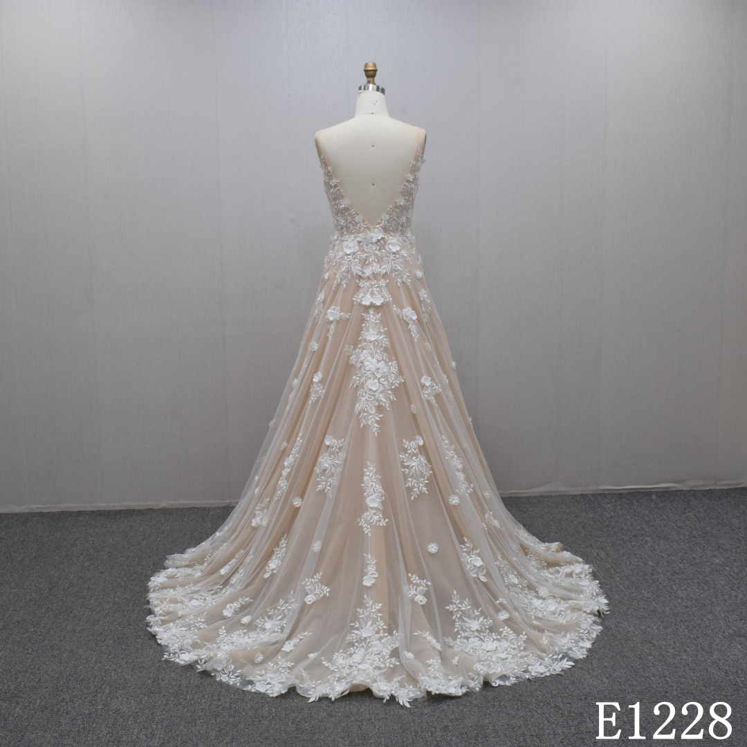 Elegant V-neck lace flowers wedding dress Guang Zhou Made