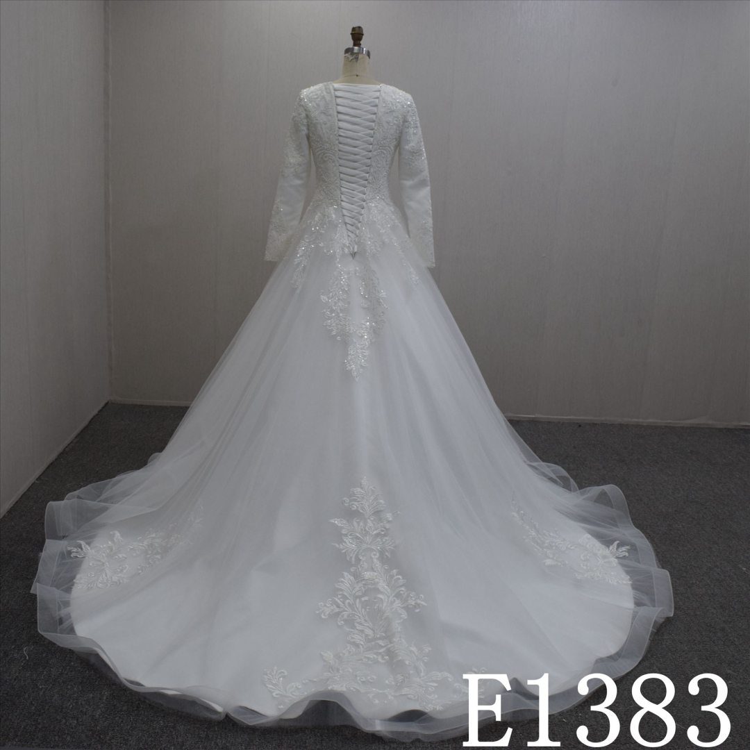 Exquisite Long Sleeves A-line Lace Flower Hand Made  Bridal Dress For Women