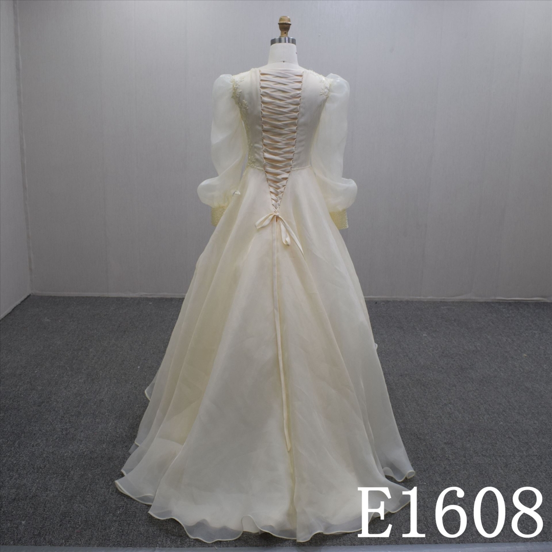Princess A-line Puff Sleeves Boat Neck Lace Flower Hand Made Bridal Dress