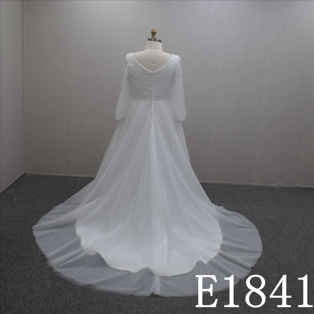 High Quality Elegant and simple Long Sleeves  Wedding Dress