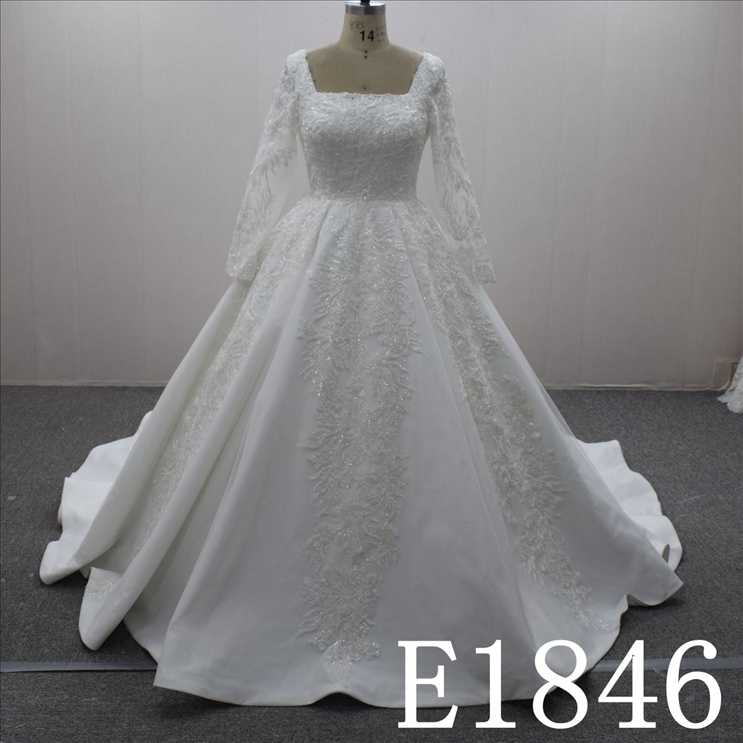 Special Design Long Sleeves With Lace flower Hand Made wedding Dress