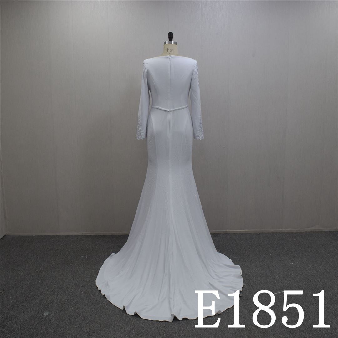 High Quality Elegant and simple Long Sleeves  Wedding Dress