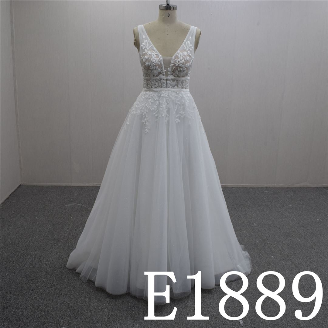 Simple V-Neck Lace Flower Hand Made wedding Dress