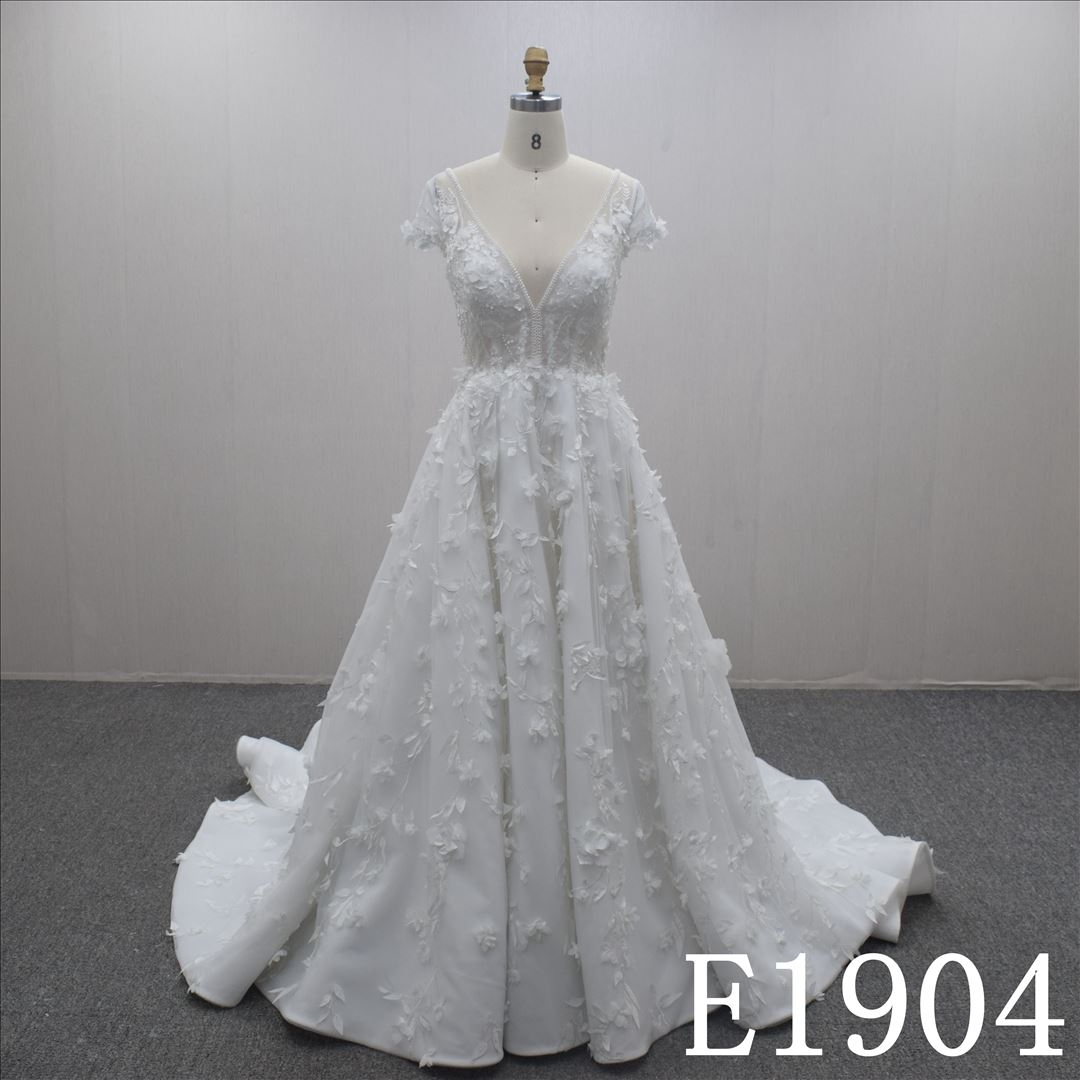 High Quality Elegant and simple Short Sleeves  Wedding Dress