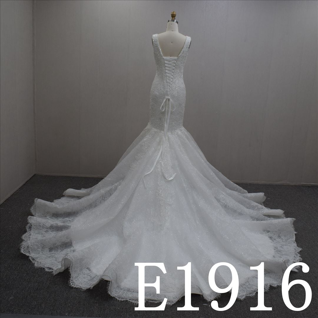 V-neckline Bridal dress with Sleeveless and Sweep Mermaid Train