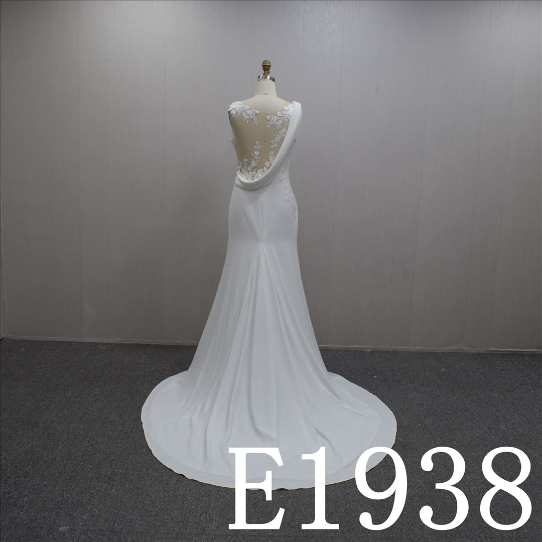 High Quality Elegant and simple V-neck Lace Hand  Wedding Dress