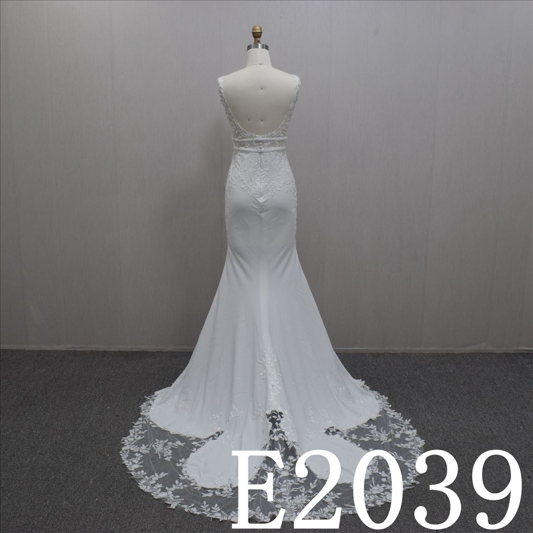 Special Design V-neck and backless With Lace flower Hand Made wedding Dress