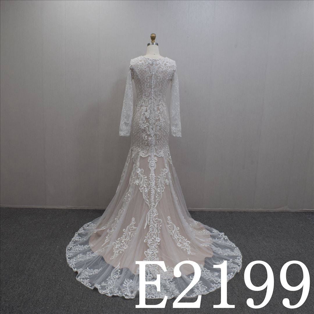 High Quality Elegant and simple Long Sleeves  Wedding Dress