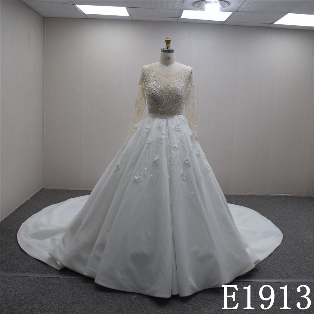 Special Long Sleeves and V-neck Lace Flower  Hand Made Bridal Dress