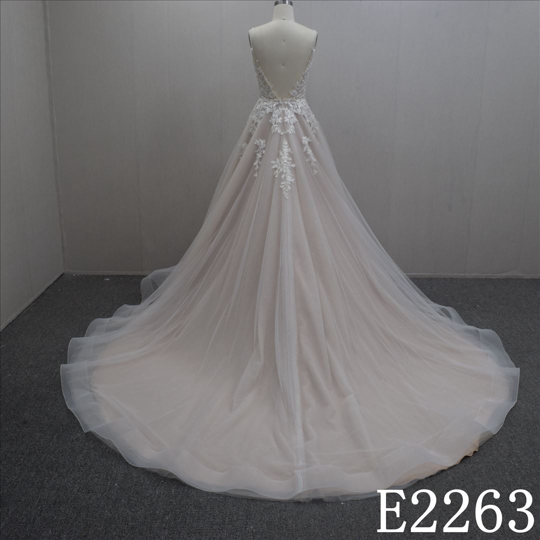 High Quality Elegant and simple Sleeveless  Wedding Dress