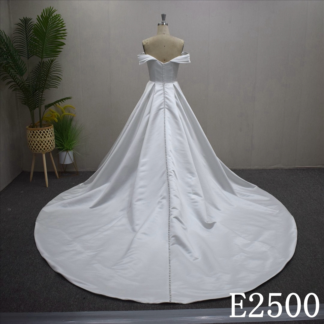 2024 Simple Off-Shoulder Wedding Dress Elegant Flower Bridal Gowns