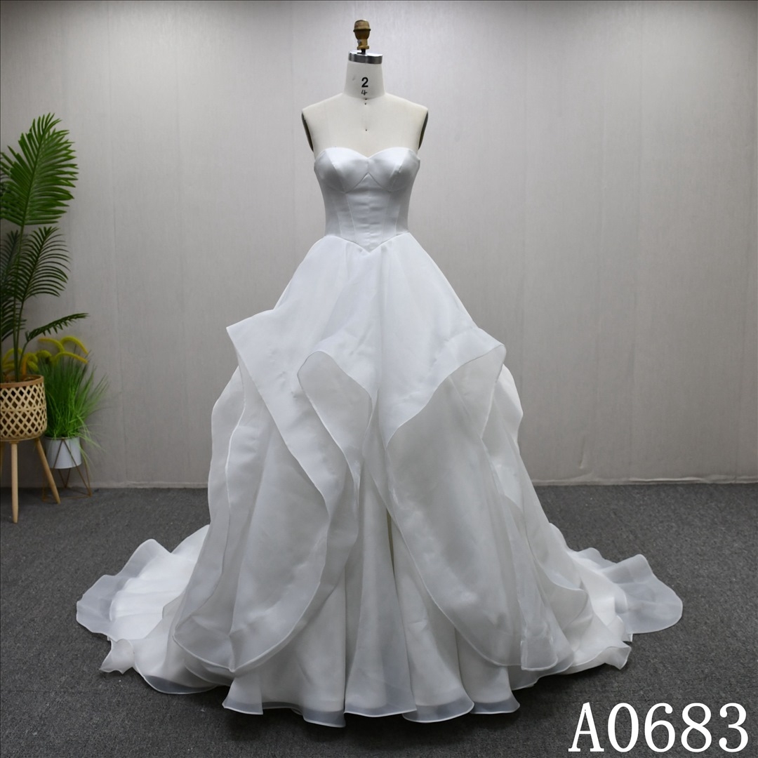 New Design Plain Sweetheart A-line Elegant Ball Gown High Quality Bridal Gown