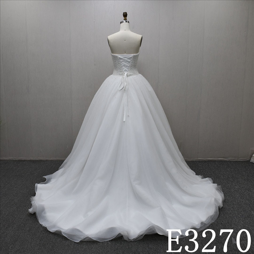 2025 Luxury Ivory Sweetheart Neckline Beading Fashion High Quality Ball Gown