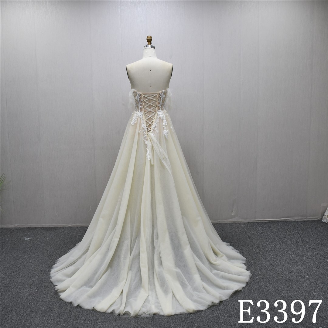 Luxury Sweetheart Neckline Lace Applique Bones Illusion Fashion Wedding Dress