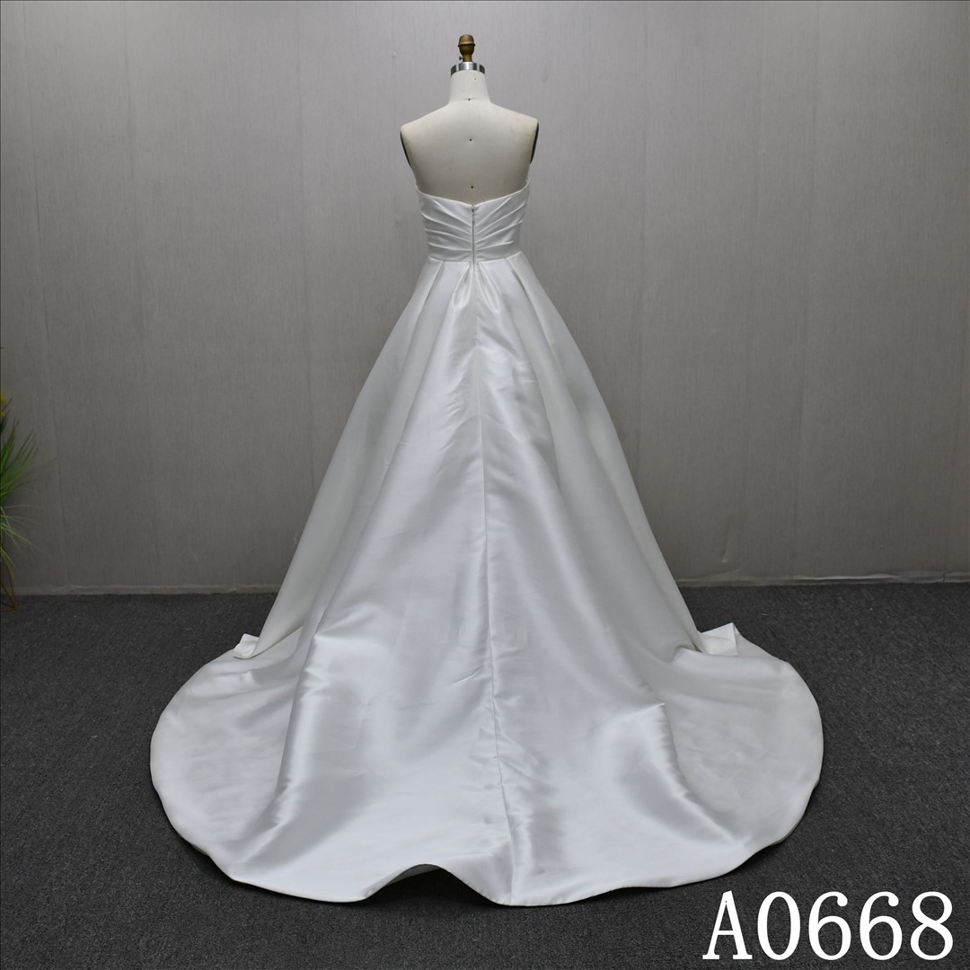 2025 Popular Chest wrap Elegant Hot-selling High Quality A-line Wedding Dress