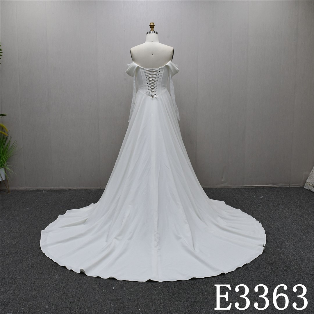 Long Sleeve Elegant Pleat And Bones Lace Flowers A-line Wedding Dress