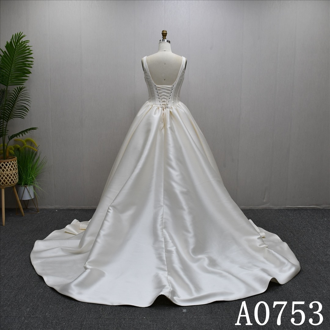 Popular Mikado Square Neckline Beaded Pleat Luxury Bones Long Train Ball Gown