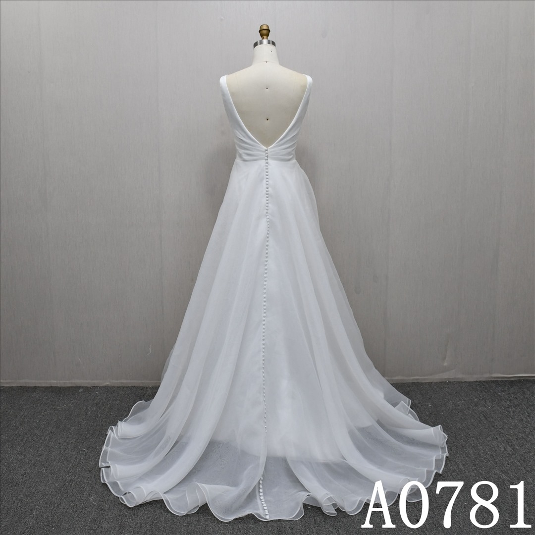 2025 Hot-selling V Neckline Pleat Luxury Long Train A-line Wedding Dress