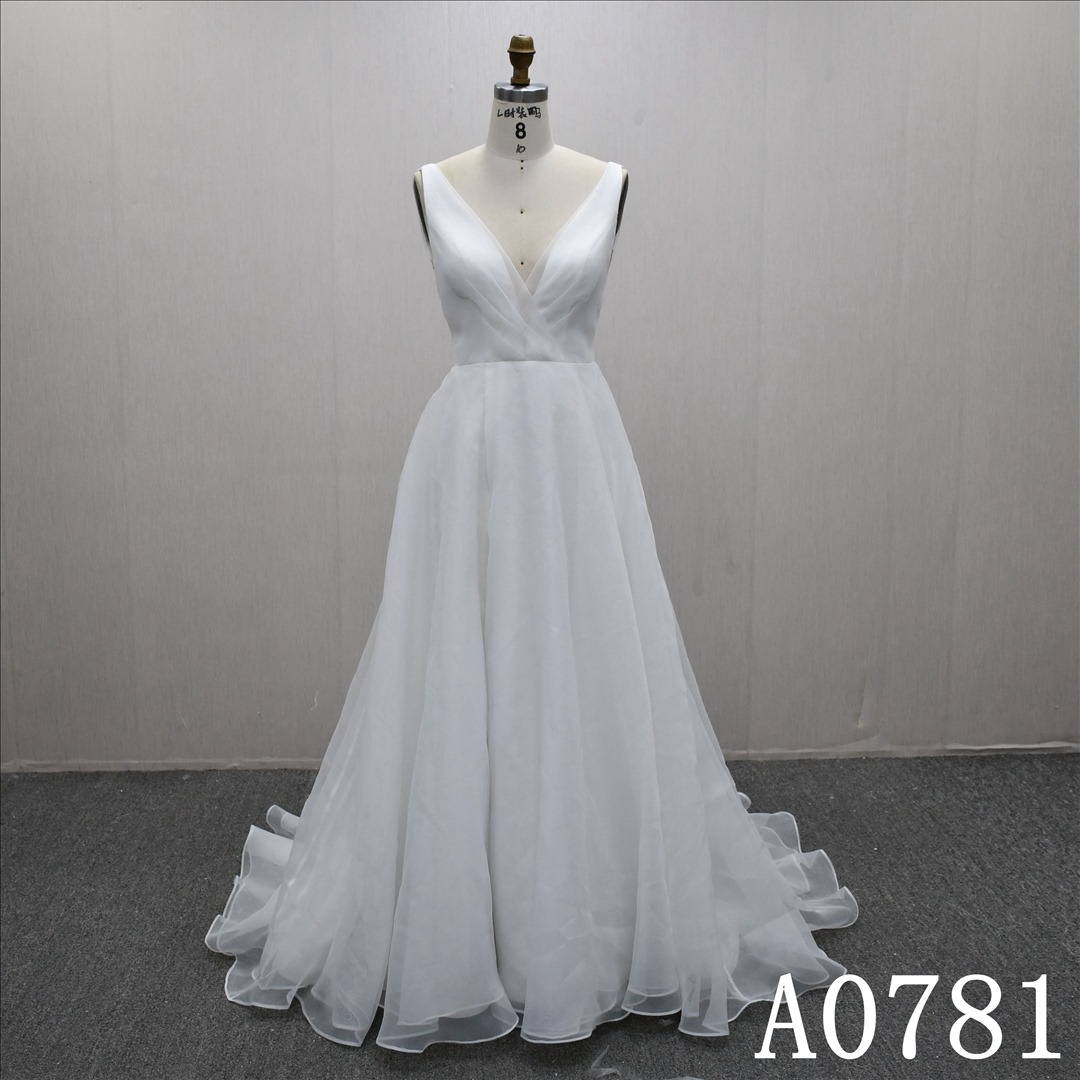 2025 Hot-selling V Neckline Pleat Luxury Long Train A-line Wedding Dress