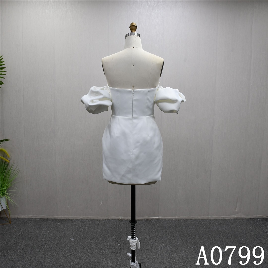 2025 Sweetheart Neckline Ivory Satin Pleat Fashion Gentle Short Skirt