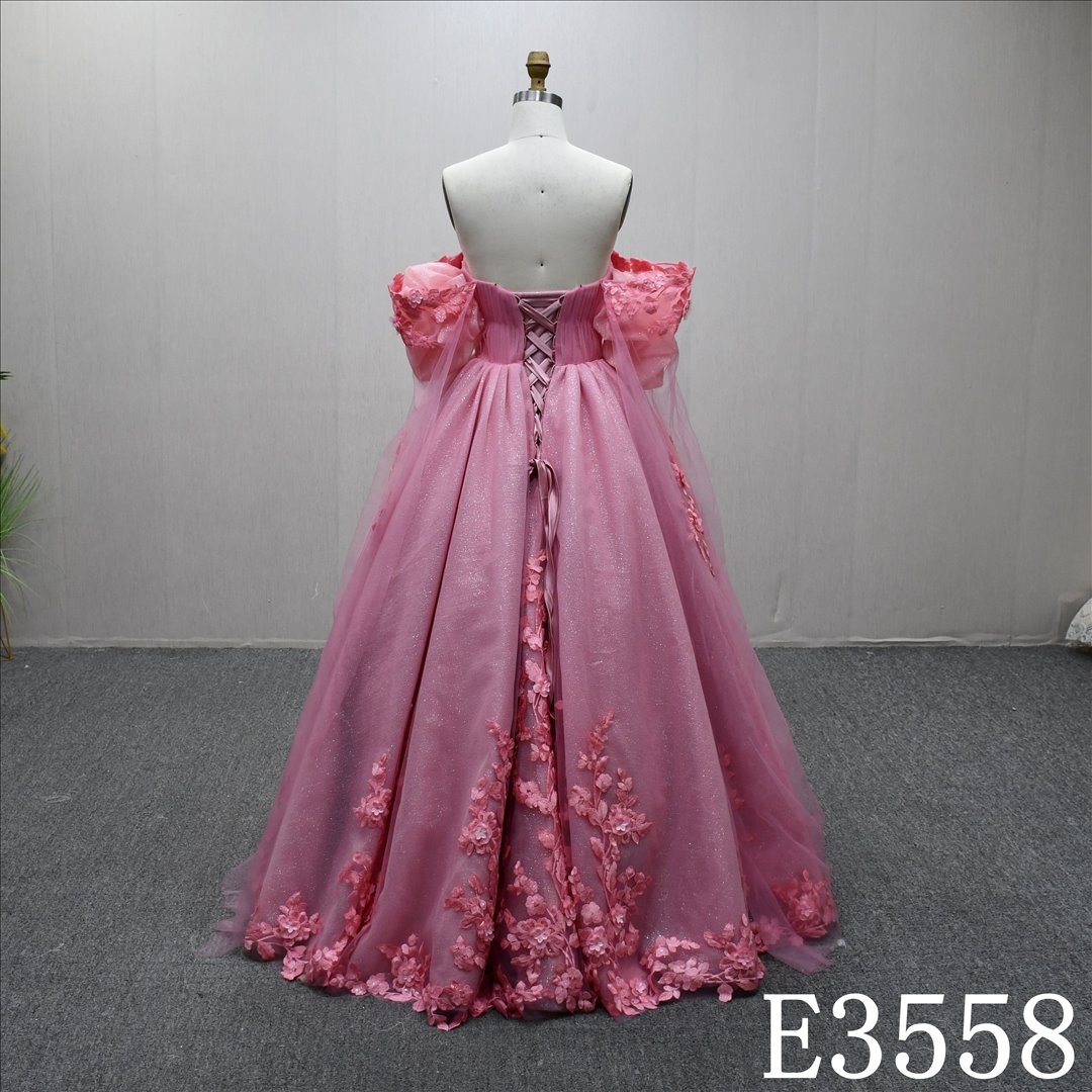 Luxury Shiny Sweetheart Neck Short Sleeves Applique And Beaded Fashion Ball Gown