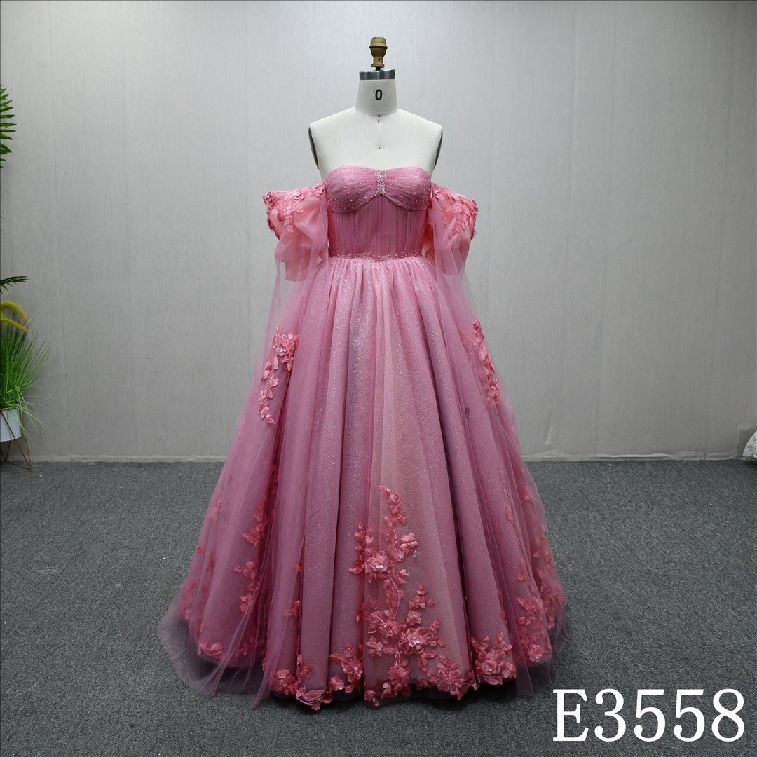 Luxury Shiny Sweetheart Neck Short Sleeves Applique And Beaded Fashion Ball Gown