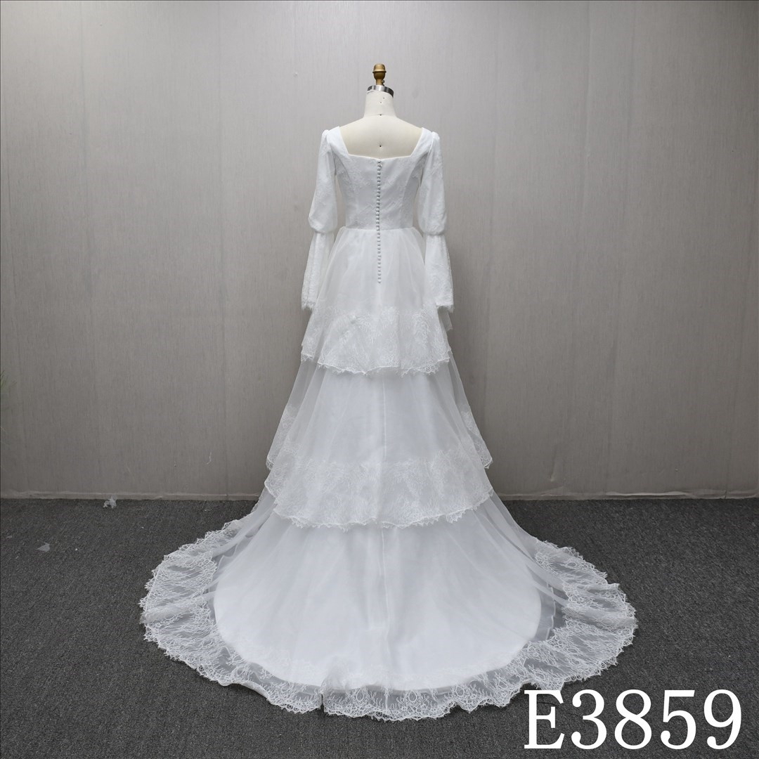 Back Zipper and button Quality Hot Sale A-line Gentle and Beautiful Bridal Dress