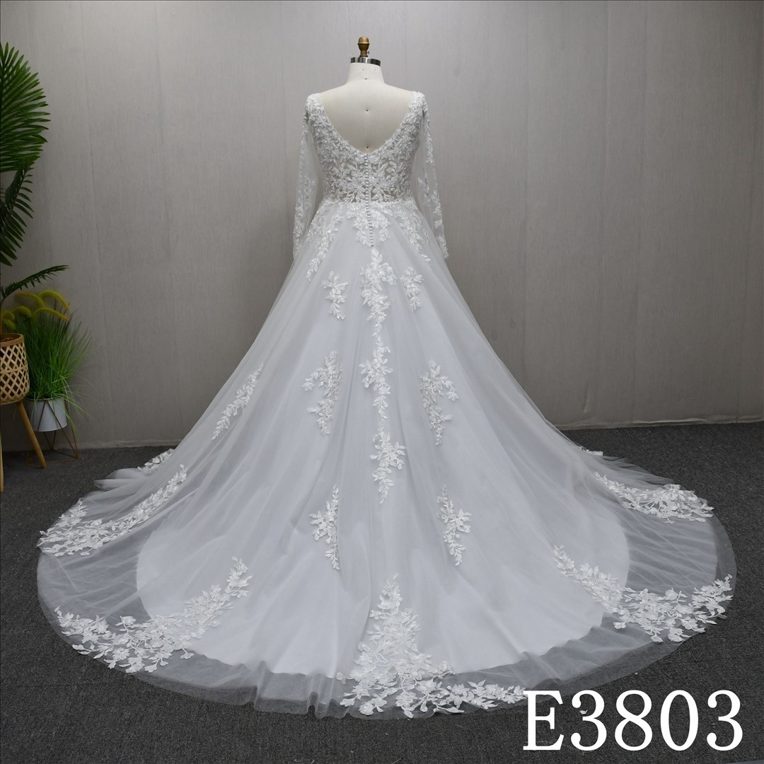 New Design V-Neckline Elegant Lace Applique A-line Popular Wedding Dress Large size