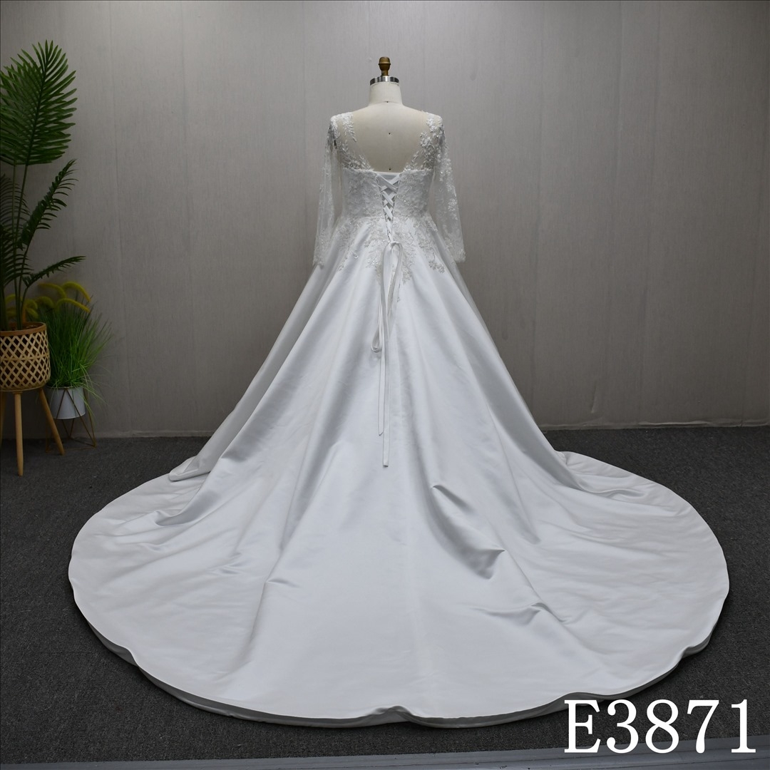 New design heart-shaped neckline elegant lace appliqué A-line popular wedding dress