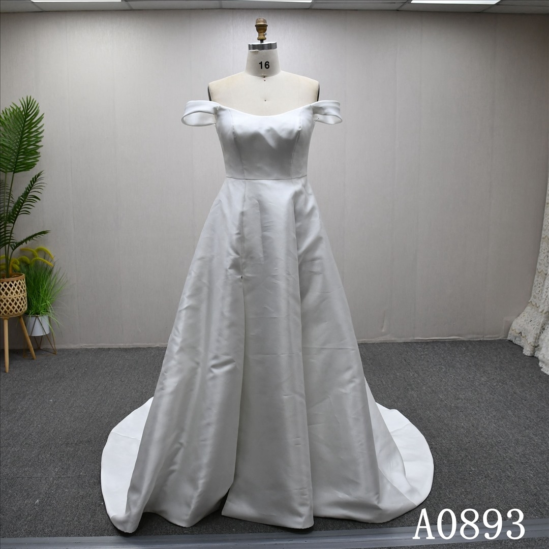 2025 Unique design ivory elegant A-line dress with off-shoulder sleeves, high quality