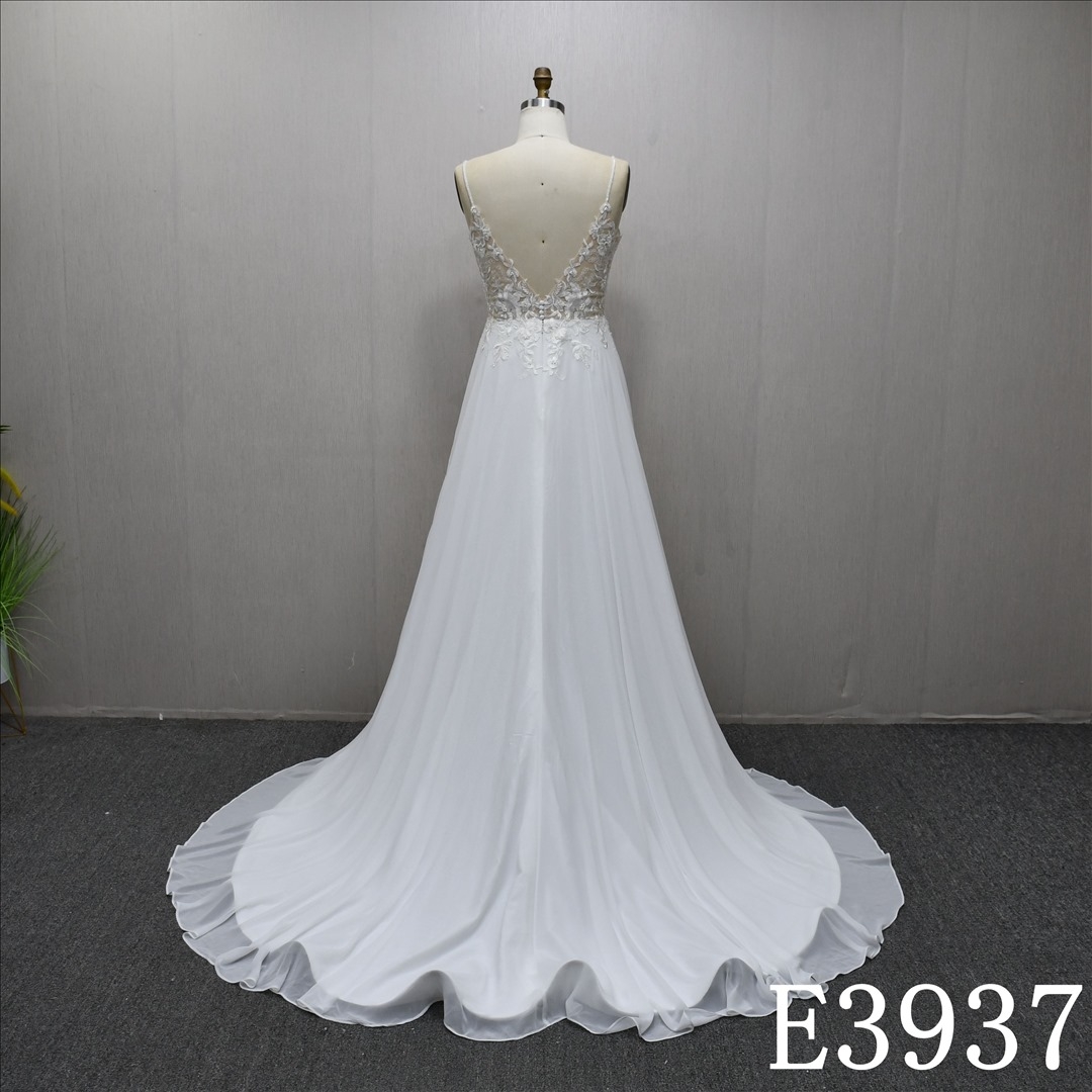 2025 new style V-neck A-line crepe soft fabric lace hot selling wedding dress