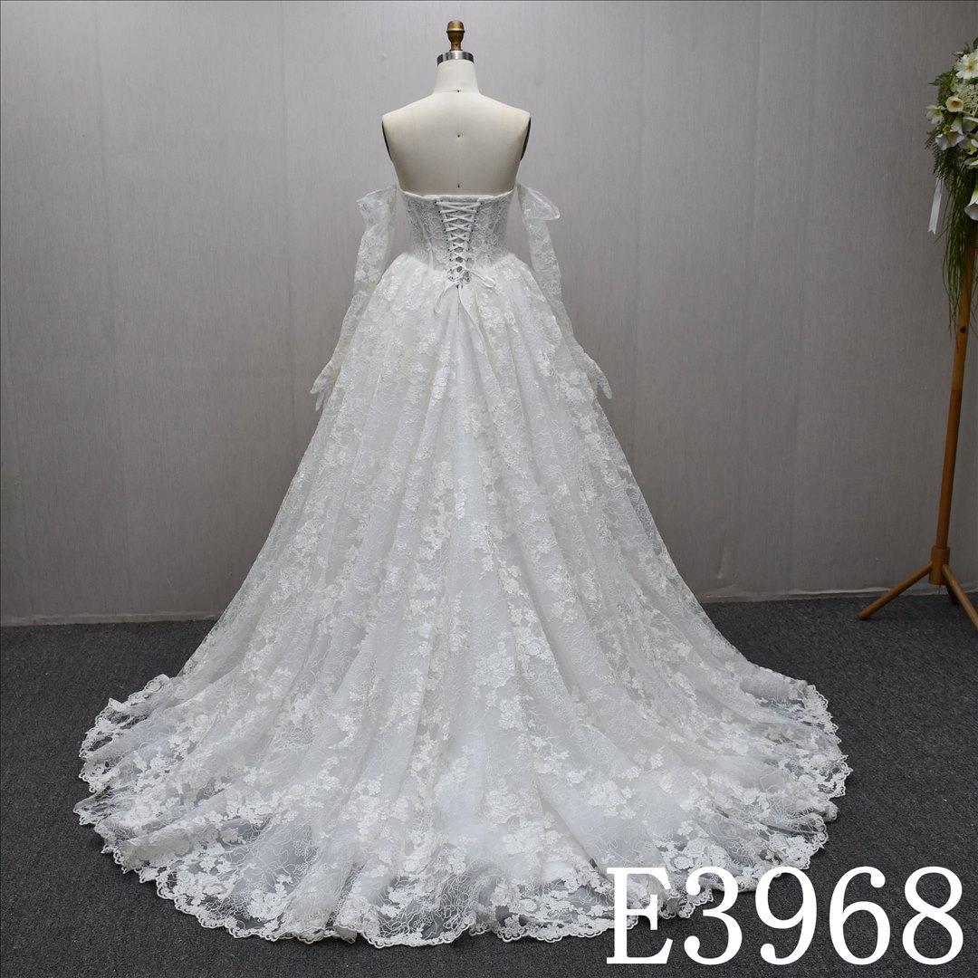 2025 New Sweetheart Neck A-line Lace Luxury Hot Selling Wedding Dress with Unique Design