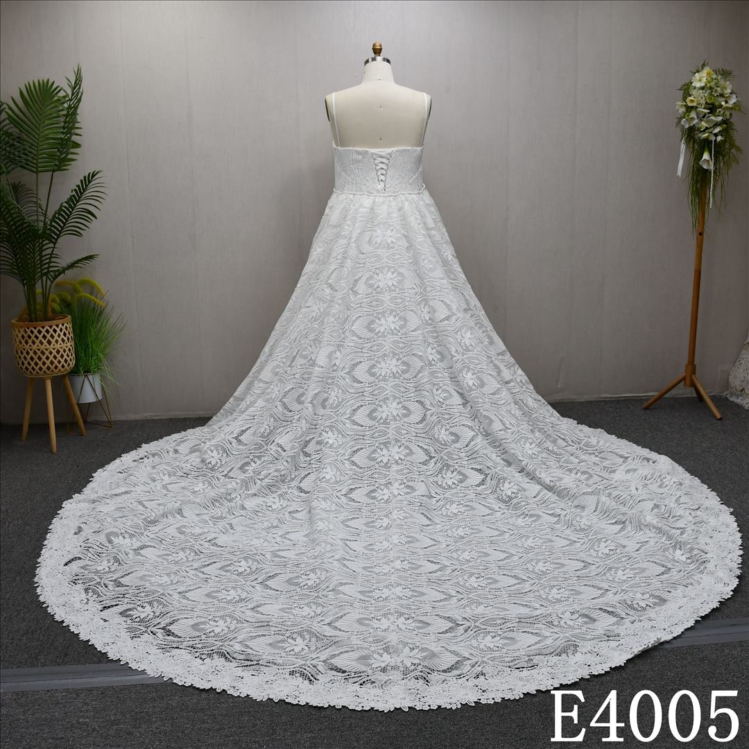Detachable train, mermaid plus-size wedding dress, full-body lace embellishment