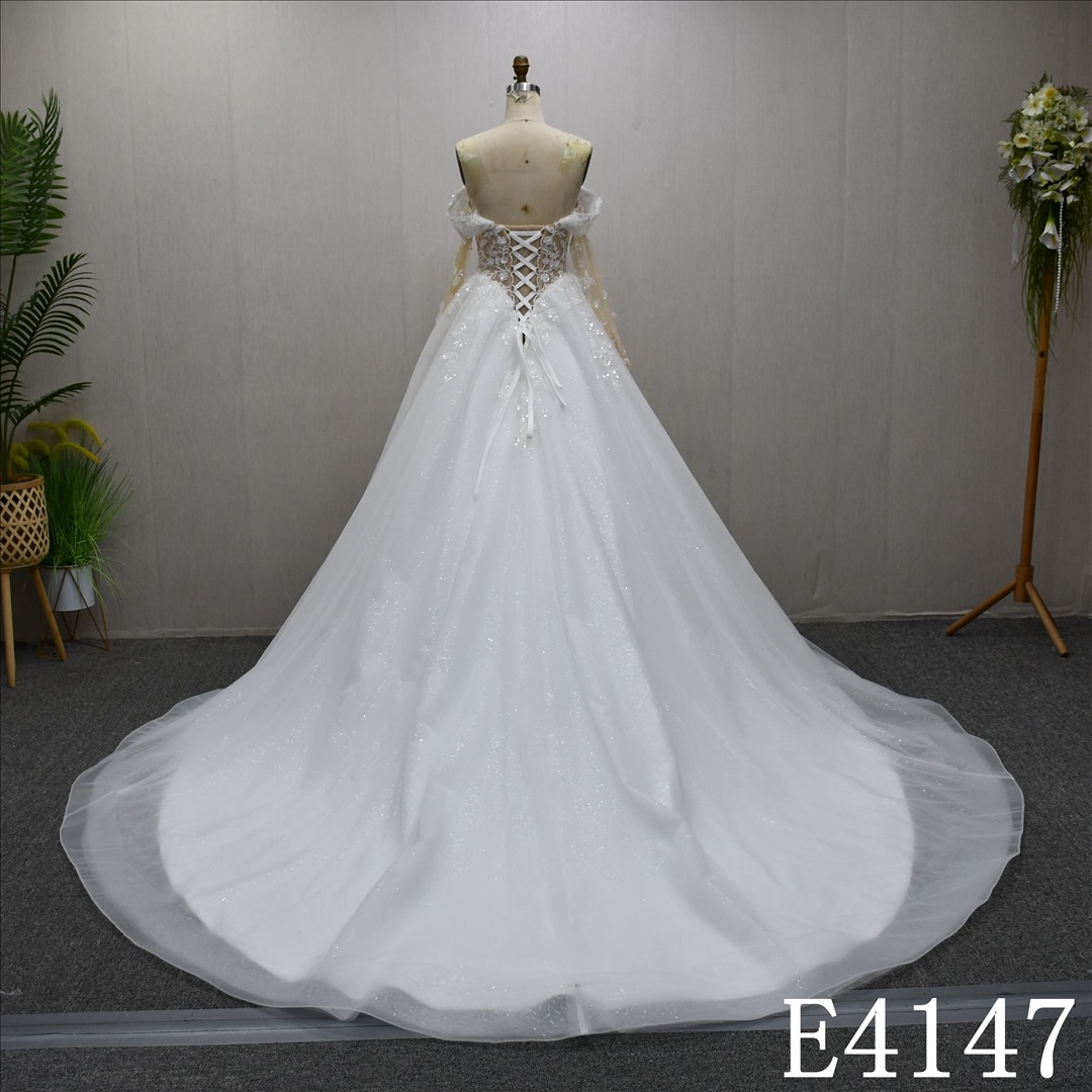 New Sweetheart neckline A-line lace beaded sequined wedding dress with a simple and unique design.