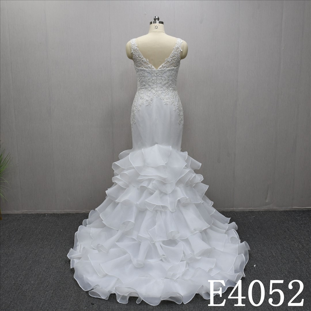 2025 New V-Neckline Mermaid Strap Lace and beading Wedding Dress