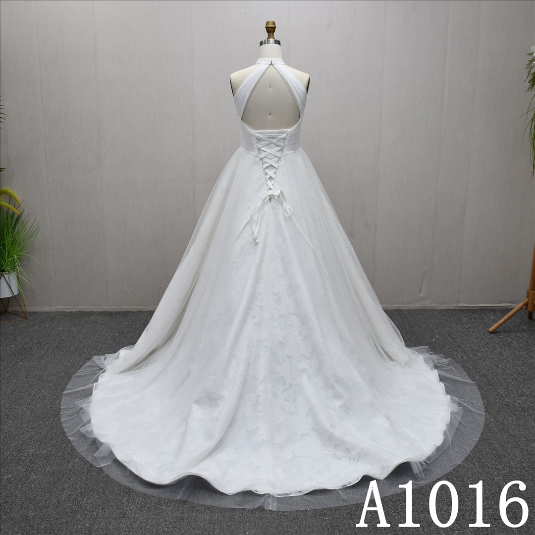 2025 New Arrival Halter Strap A-line lace up back Sleeveless Lace Wedding Dress